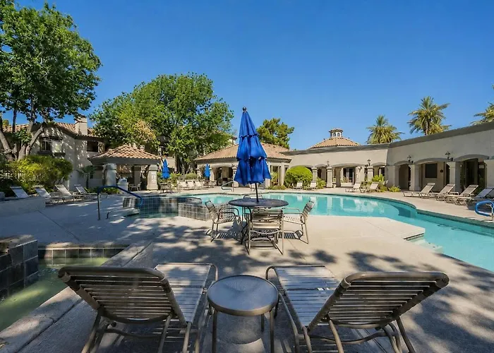 The Thompson Peak Retreat Apartment